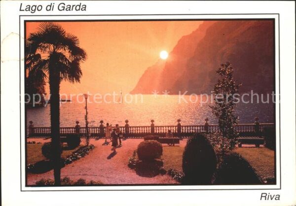 Riva del Garda Uferpromenade Gardasee Sonnenuntergang
