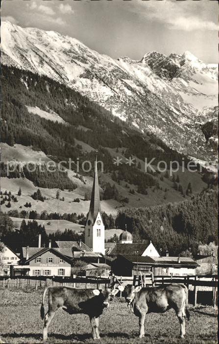 Fischen Allgaeu Kirche mit Nebelhorn
