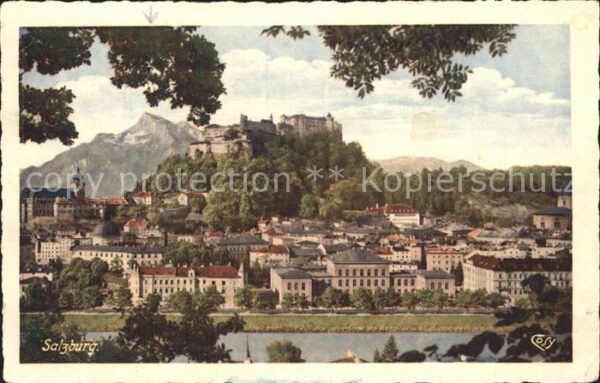 Salzburg Oesterreich Blick vom Kapuzinerberg mit Schloss