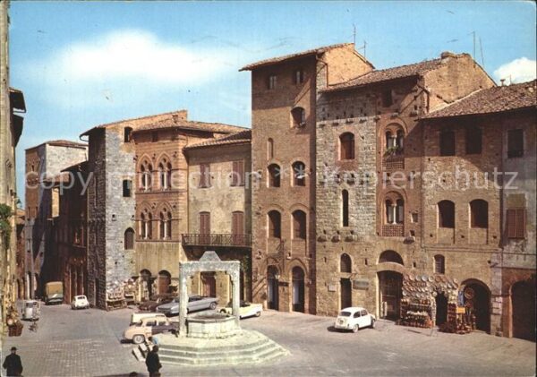San Gimignano Piazza della Cisterna Palazzi Medioeval