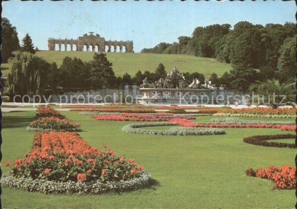 Wien Schönbrunn Parkanlage mit Gloriette und