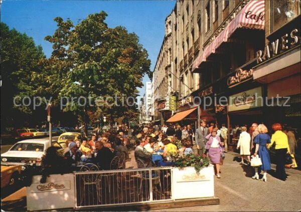 Duesseldorf Königsallee Strassencafes