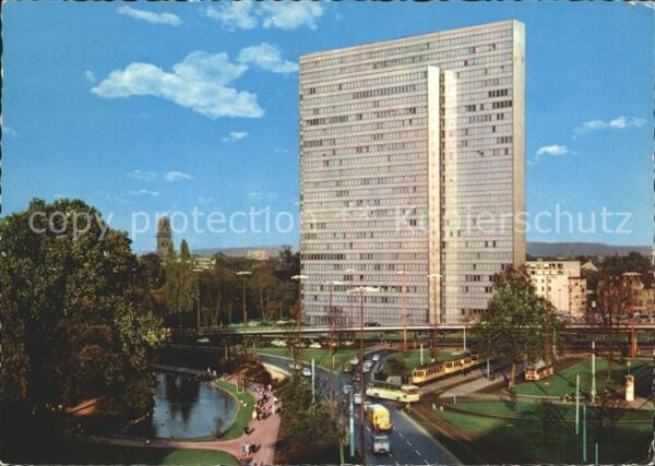 Duesseldorf Hofgarten mit Thyssen Hochhaus