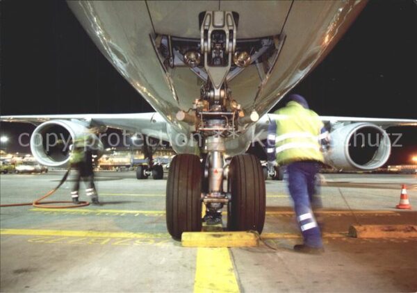 Lufthansa Flugzeugabfertigung Airbus A330-300 Fra