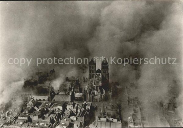 Luebeck Marienkirche Luftangirff 1942