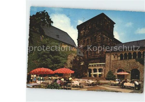 Trier Brunnenhof mit Porta-Nigra und Simeonst