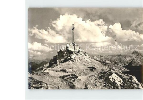Nebelhorn Gipfelkreuz mit Gipgelhütte