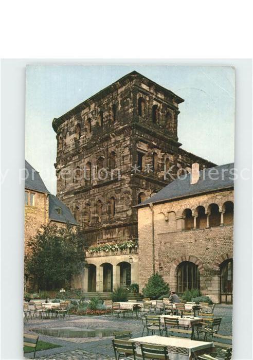 Trier Brunnenhof an der Porta-Nigra