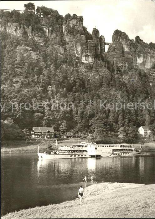Saechsische Schweiz Bastei mit luxusmotorschiff
