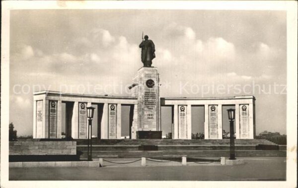 Berlin Ehrenmal der Roten Armee