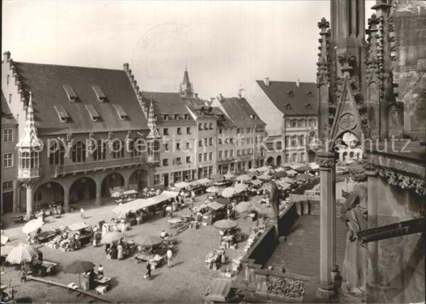 Freiburg Breisgau Blick vom Münster auf Marktplatz Rathau