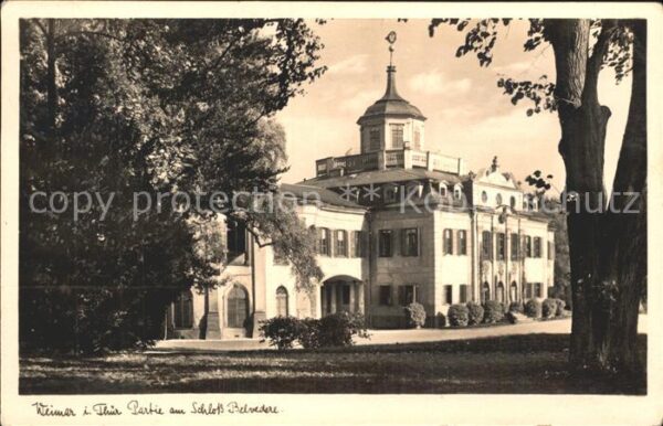 Weimar Thueringen Partie am Schloss Belvedere
