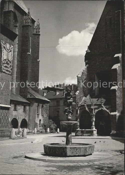 Krakow Krakau Studzienka na placu Mariackim St Marien