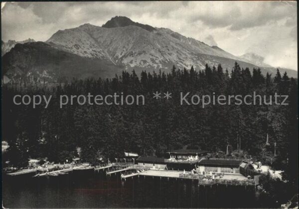 Vysoke Tatry Strbske pleso Kupalisko v pozadi Tupa a