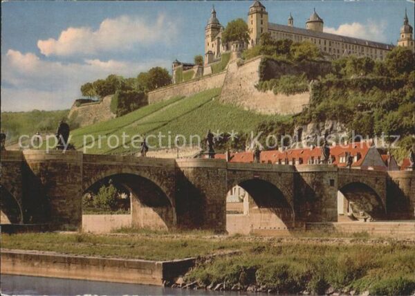 Wuerzburg Festung Marienberg alte Mainbrücke
