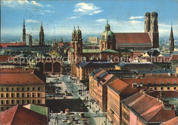 Muenchen Ludwigstrasse mit Blick auf Zentrum Rat