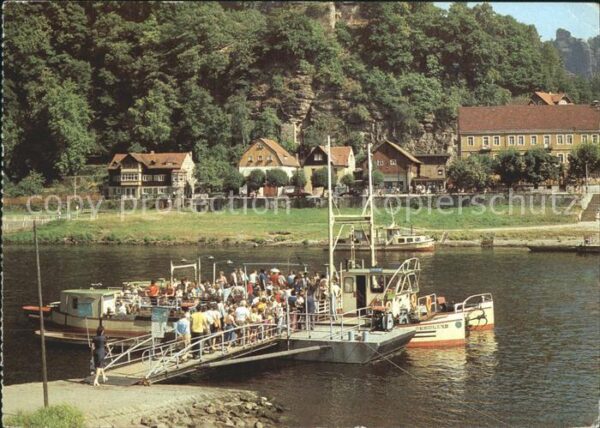 Rathen Saechsische Schweiz Seilfähre über die Elbe