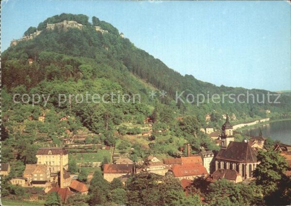 Koenigstein Saechsische Schweiz Ortsansicht mit Kirche mit Blick zur Fe