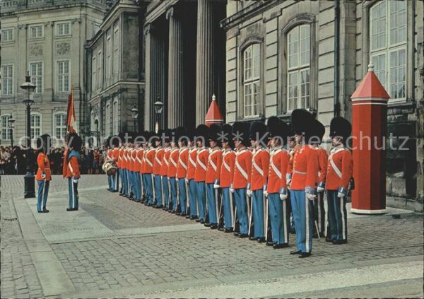 Leibgarde Wache Kobenhavn Vagtparaden Amalienborg
