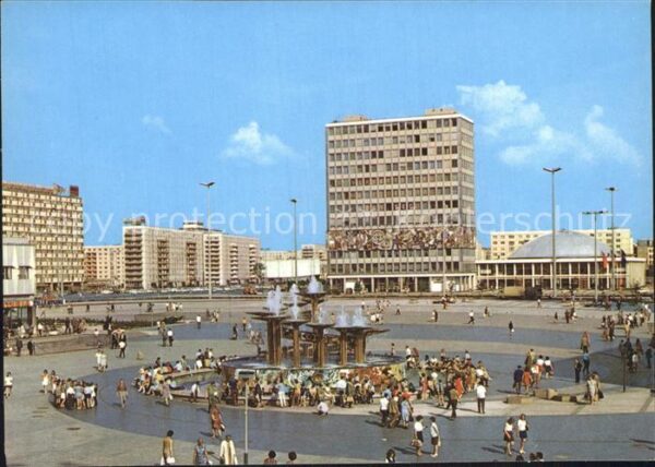 Berlin Alexanderplatz Haus des Lehrers Wassers