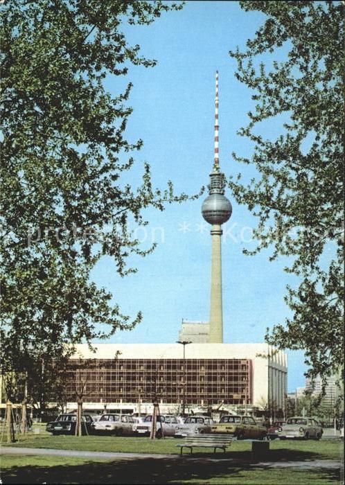 Berlin Palast der Republik mit Fernseh und UKW