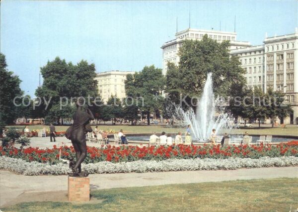 Magdeburg Wilhelm Pieck Allee Springbrunnen Statu