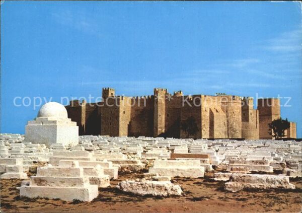 Monastir Der Ribat mit Friedhof am Meer