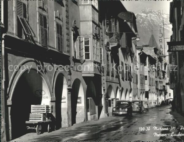 Merano Meran Laubengasse
