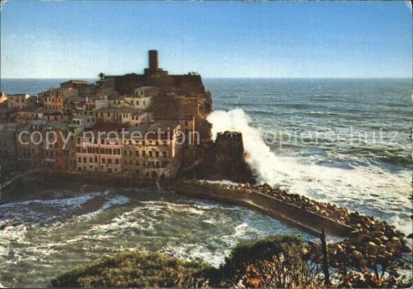 Vernazza Sturmwelle Küste