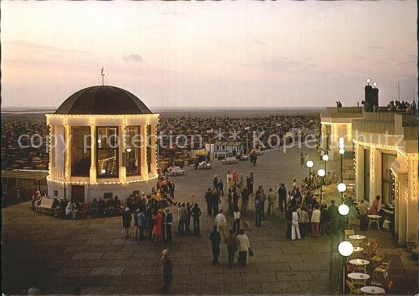 Borkum Abend an der Wandelhalle