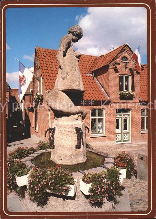Ploen See Holsteinische Schweiz Gänselieselbrunne