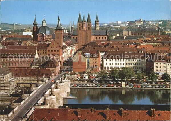 Wuerzburg Stadtzentrum Schlossberg Alte Mainbrück