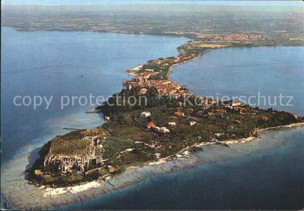 Sirmione Lago di Garda Lago di Garda Luftaufnahme