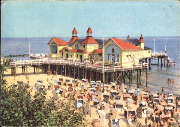 Sellin Ruegen Strand mit Seebrücke