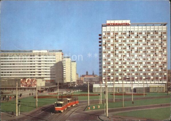 Dresden Prager Strasse mit Interhotel Newa