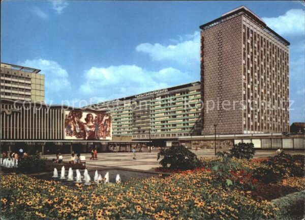 Dresden Prager Strasse mit Interhotel Newa