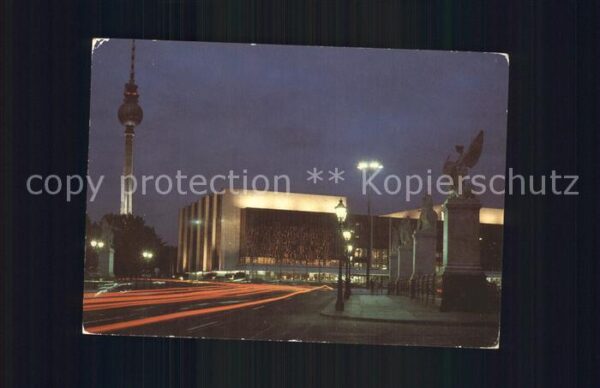 Berlin Fersehturm Marx-Engels-Brücke bei Nacht