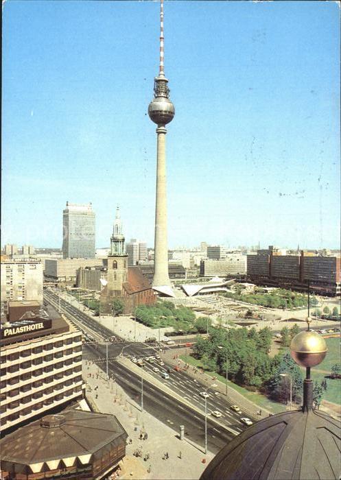 Berlin Blick vom Dom auf Fernsehturm