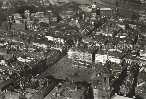 Dresden Fliegeraufnahme Altmarkt vor der Zerstö