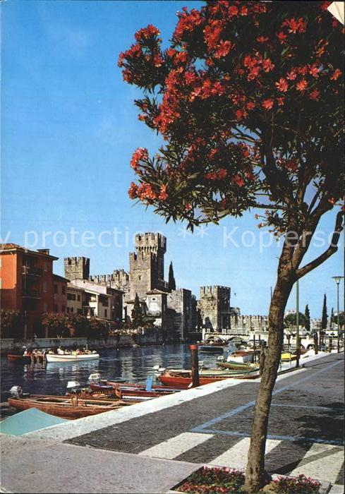 Sirmione Lago di Garda Lago di Garda Gardasee Schloß castello