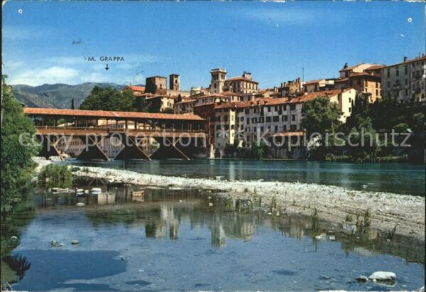 Bassano del Grappa Storico Ponte degli Alpini e Monte Grap