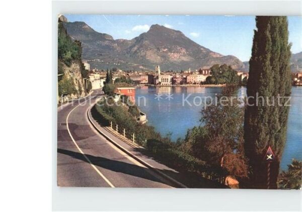 Lago di Garda Zypressen Stadtansicht