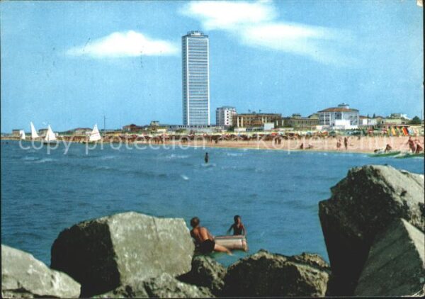 Cesenatico Wolkenkratzer und Strand