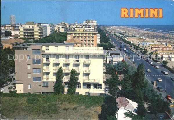 Rimini Gesamtansicht mit Strand