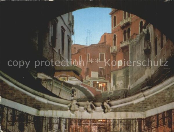 Venezia Venedig Reflexen im Kanal