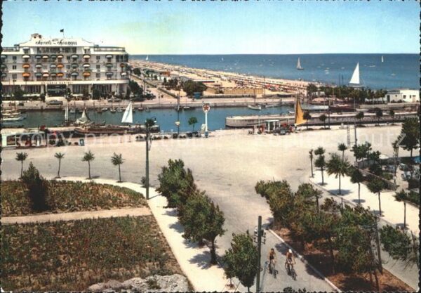 Riccione Strand Hafen