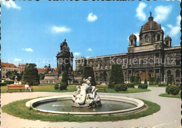 Wien Museum mit Maria Theresia Denkmal