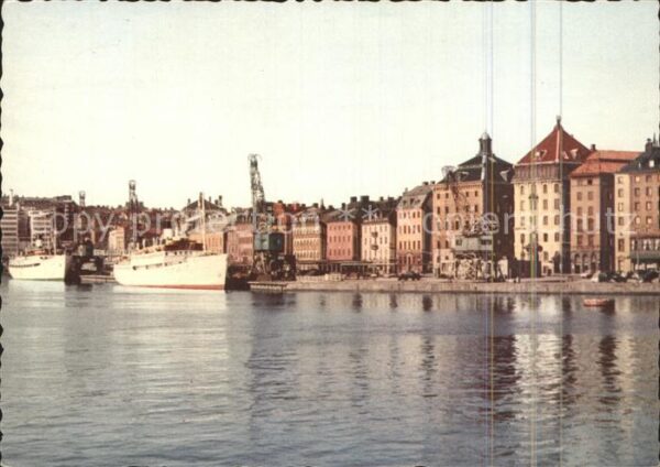 Stockholm Morgonsol pa Skeppsbron