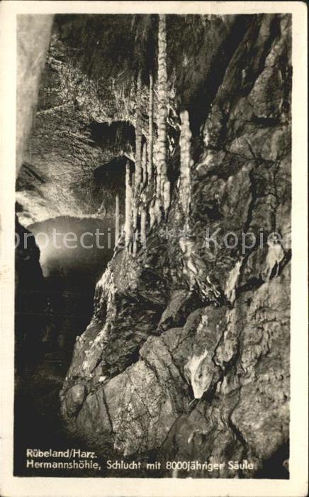 Hoehlen Caves Grottes Hermannshöhle Schlucht 8000-jährige Säu