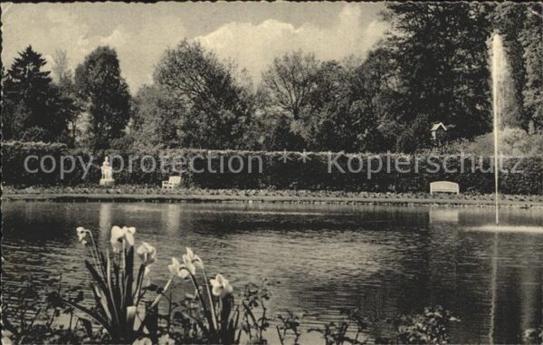 Bad Pyrmont Denkmal der Königin Luise Park Teich